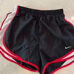 Women’s Nike small Tempo shorts